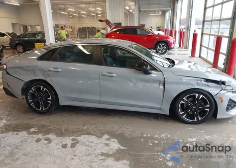 2022 Kia K5 Gt-Line z USA, uszkodzony, nr VIN 5XXG64J29NG113570